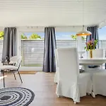 2 Bedroom Cozy In