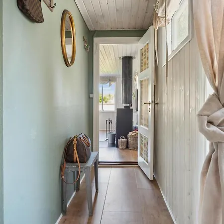 2 Bedroom Cozy In