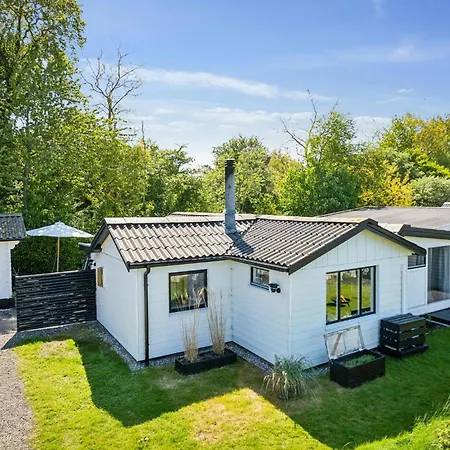 2 Bedroom Cozy In Casa vacanze Otterup