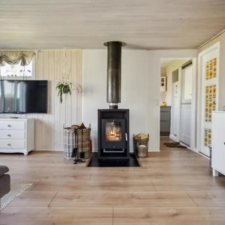 2 Bedroom Cozy In 別荘