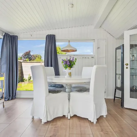 2 Bedroom Cozy In Casa vacanze *
