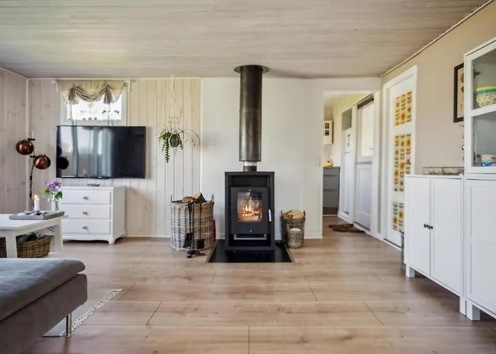 2 Bedroom Cozy In Feriehus