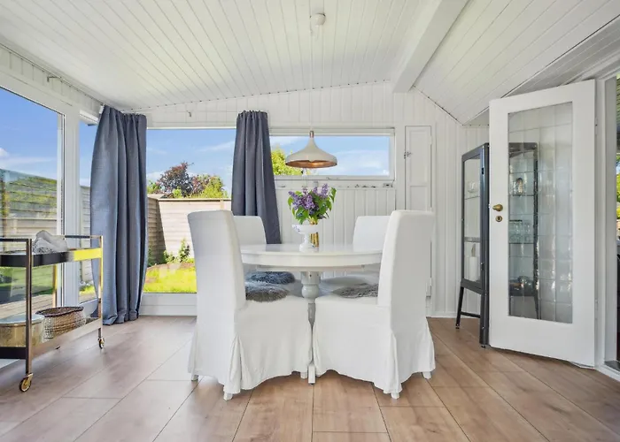 2 Bedroom Cozy In Feriehus *